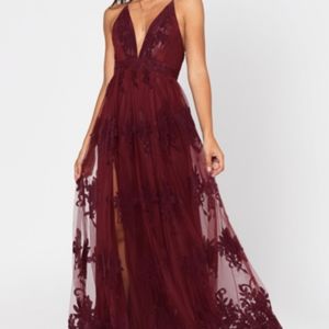 Promenade maxi gown burgundy showpo, vici antonia